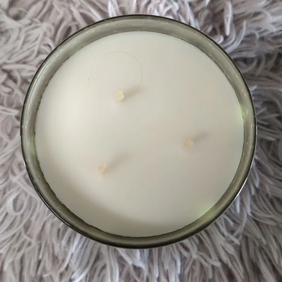 BBW 🌲 Vanilla Balsam 3 Wick Candle - Picture 3 of 4
